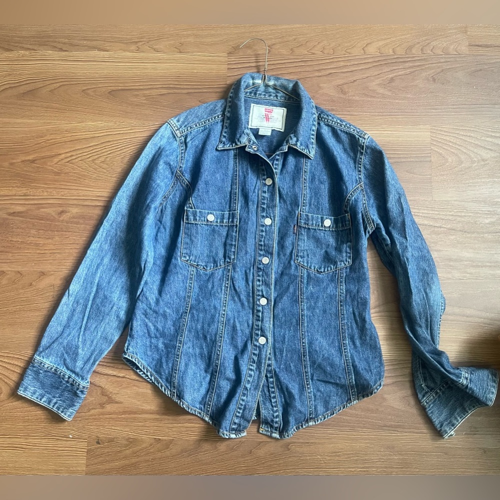 Levi’s Women’s Western Denim Shirt size L